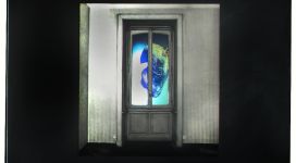 Il sogno di Davide (mano con cuore di bue), 1968, Light box (b/w photograph and color diapositive in a wooden box, neon, glass, metal), 60,50 x60x16 cm
