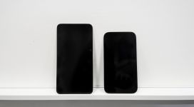 Luca Resta, Shut up and dance, 2018, black marble, #5 and #2